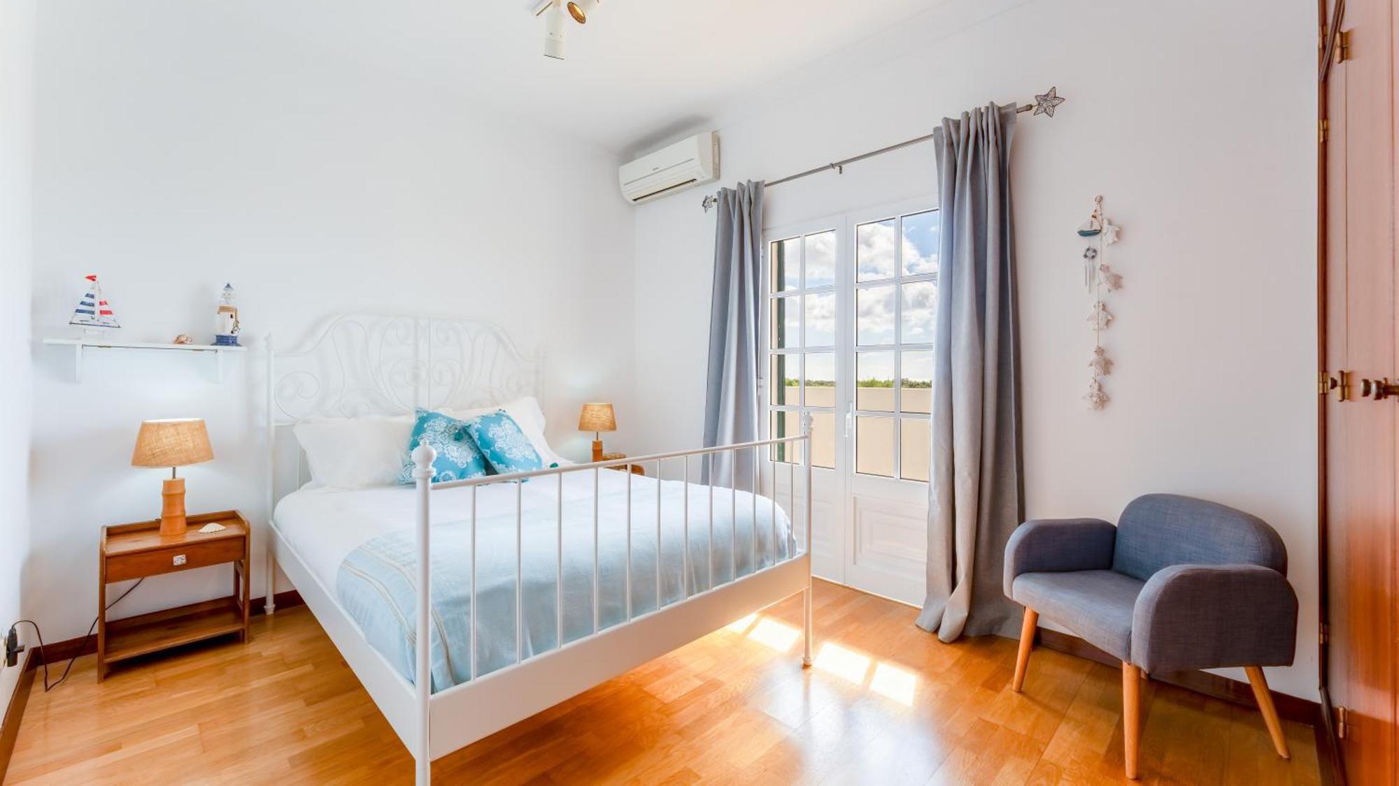Sunny & Calm 4 Bdr House W/ Pool By Lovelystay Santo Estevao  Bagian luar foto