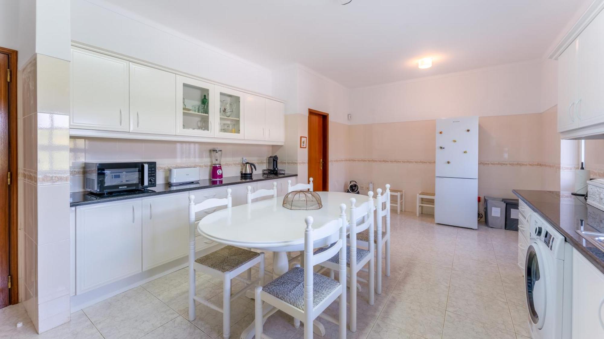 Sunny & Calm 4 Bdr House W/ Pool By Lovelystay Santo Estevao  Bagian luar foto
