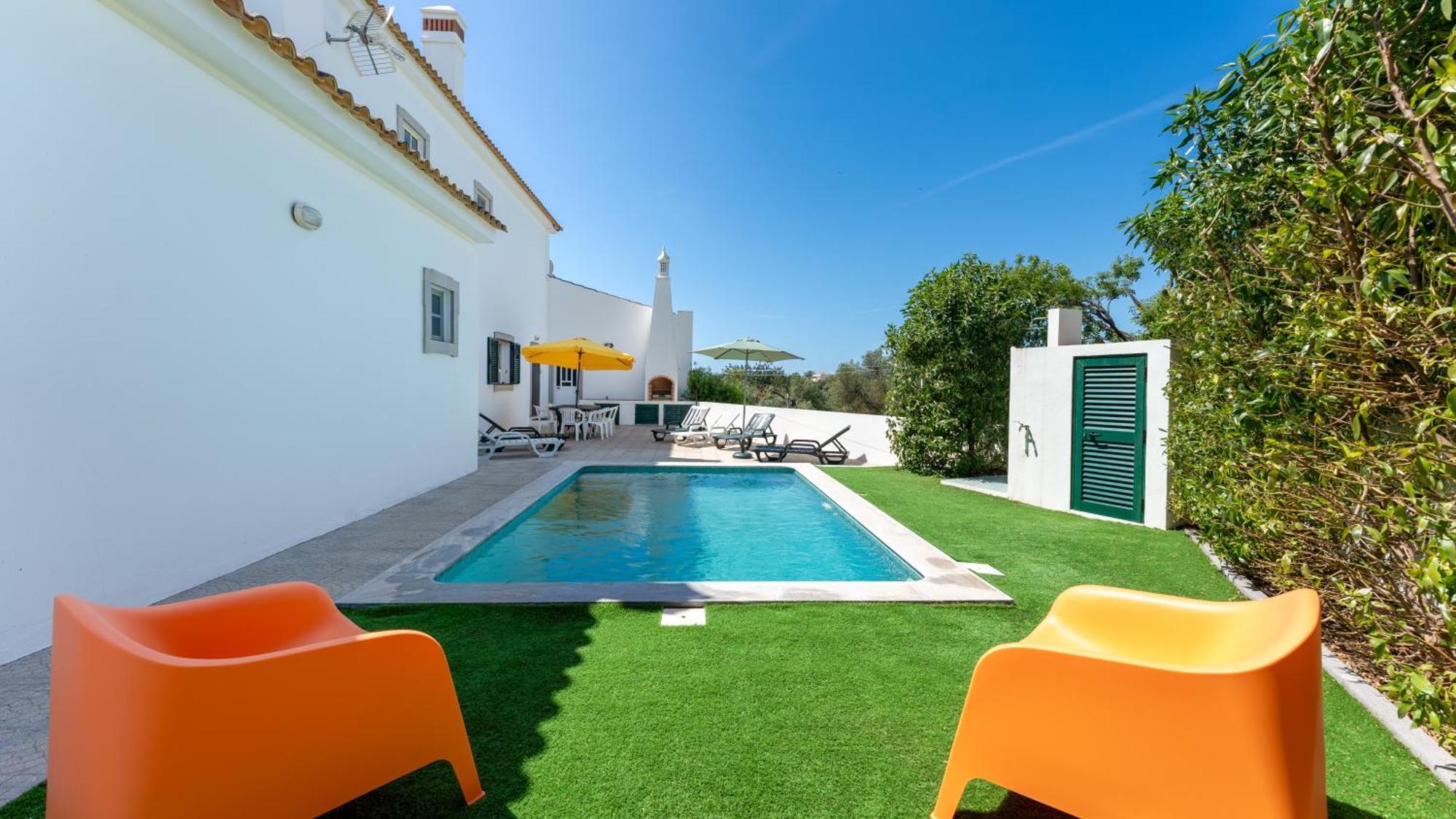 Sunny & Calm 4 Bdr House W/ Pool By Lovelystay Santo Estevao  Bagian luar foto