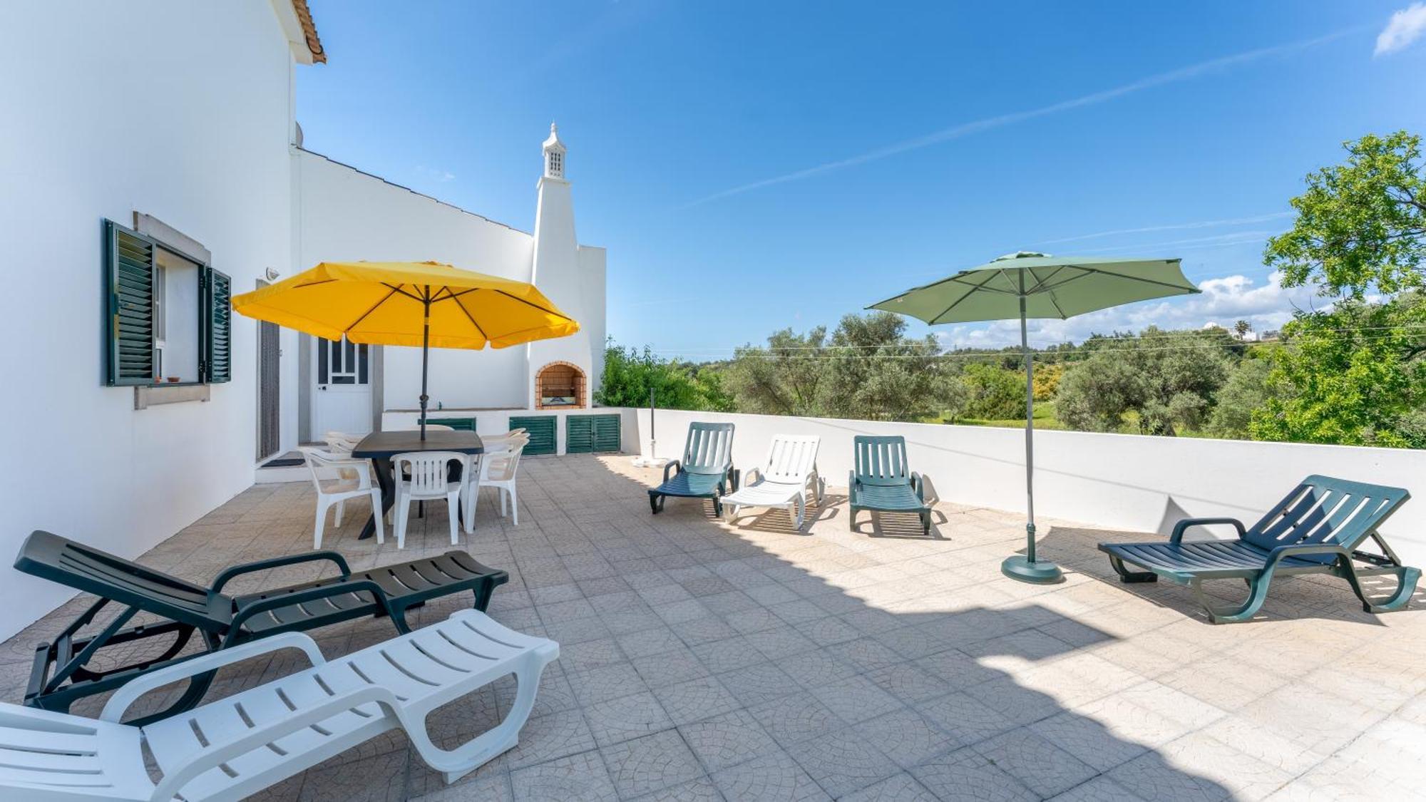 Sunny & Calm 4 Bdr House W/ Pool By Lovelystay Santo Estevao  Bagian luar foto