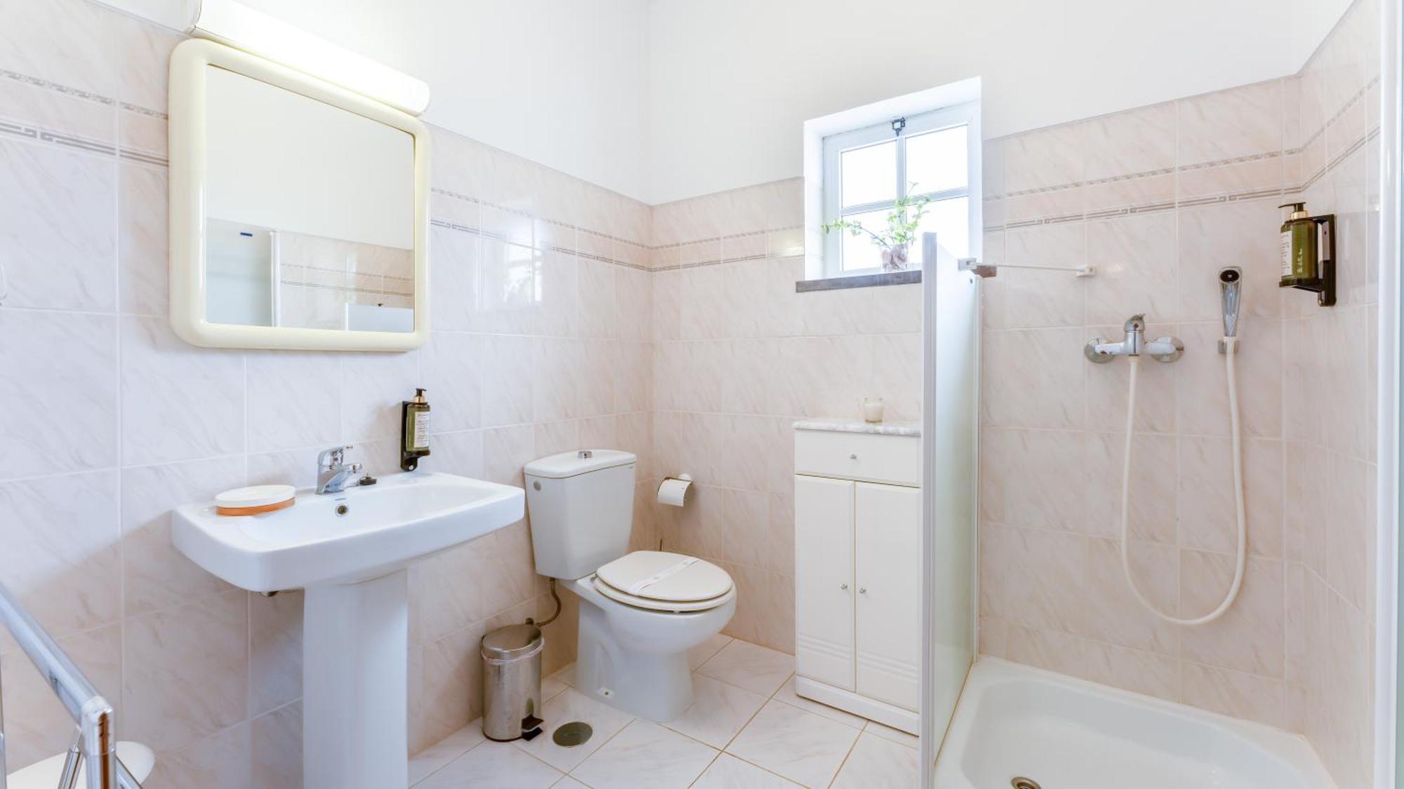 Sunny & Calm 4 Bdr House W/ Pool By Lovelystay Santo Estevao  Bagian luar foto